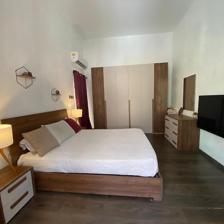 شقة Tarxien  في Blue Waters Town House المظهر الخارجي الصورة
